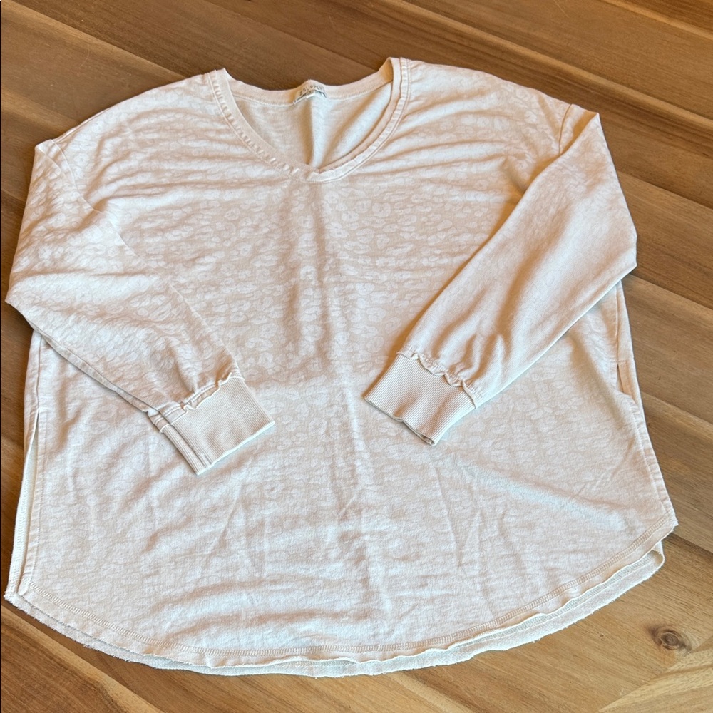 Z Supply Cream Leopard V-Neck Long Sleeve Top